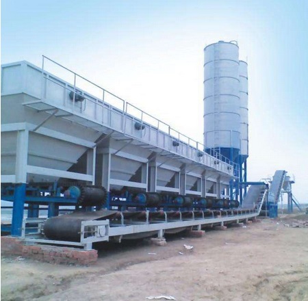 河南洛陽客戶穩定(dìng)土拌合站現場(chǎng)